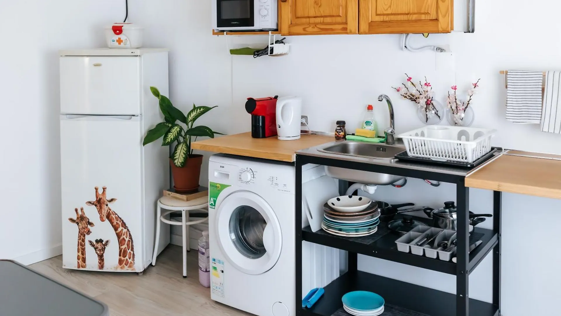 Homestay Aquilla Family Room 204 Lisbon Portugal