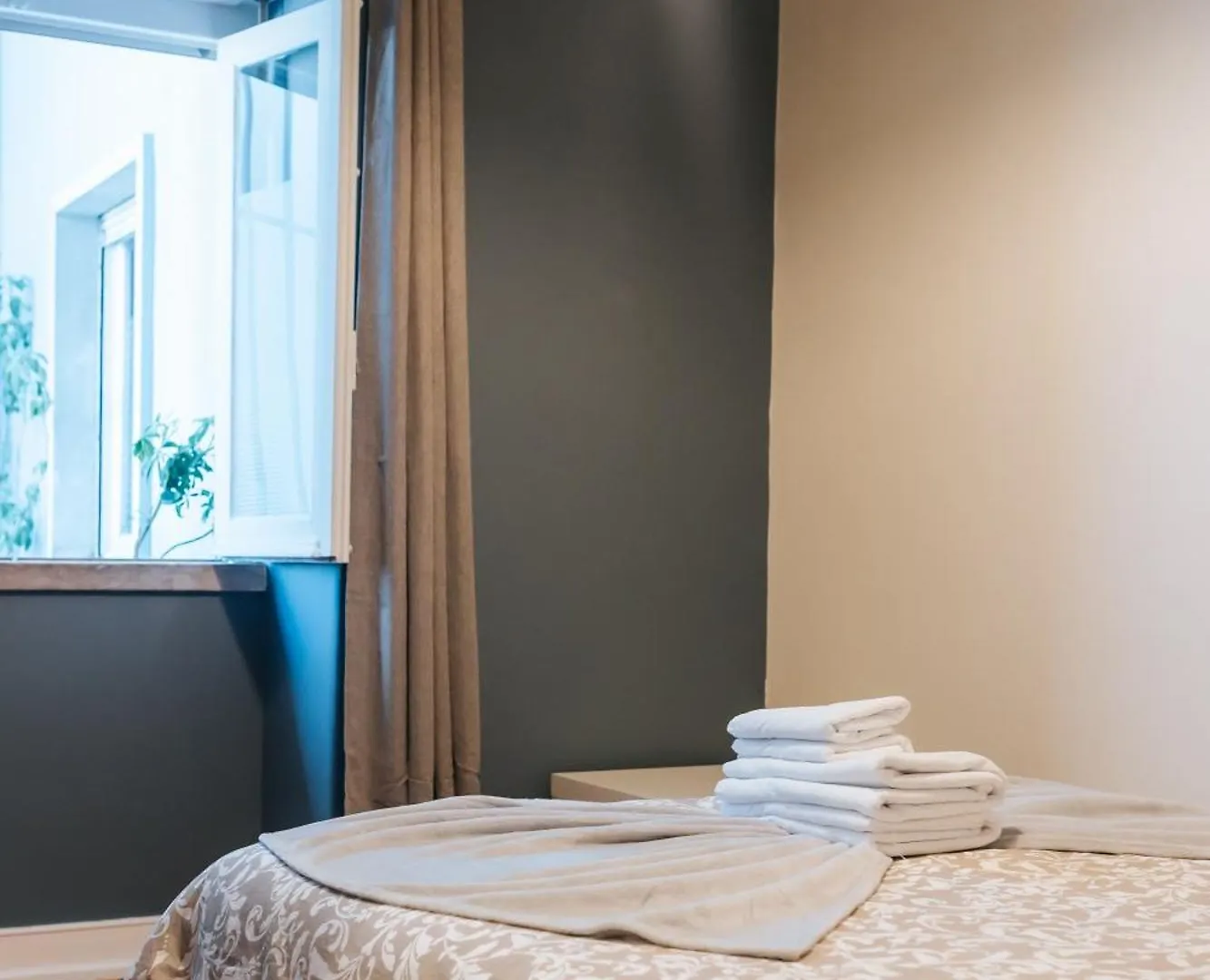 Homestay Aquilla Family Room 204 Lisbon